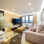Lucus Skyline & Terrace By Collection Apartmán *