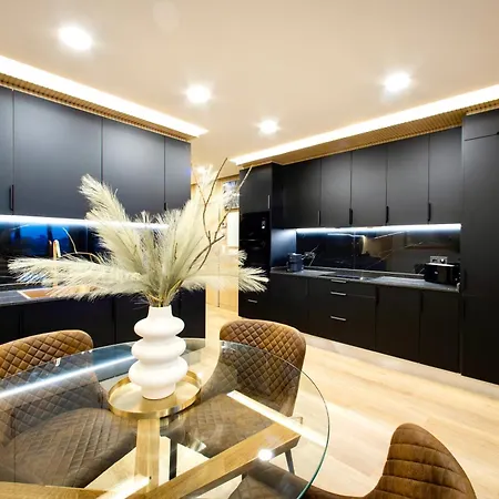 Lucus Skyline & Terrace By Collection شقة
