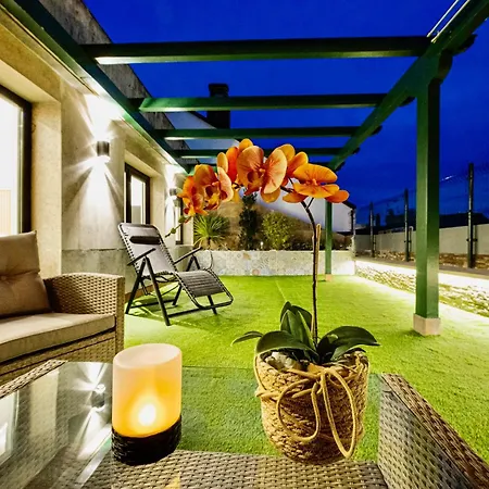 Lucus Skyline & Terrace By Collection *