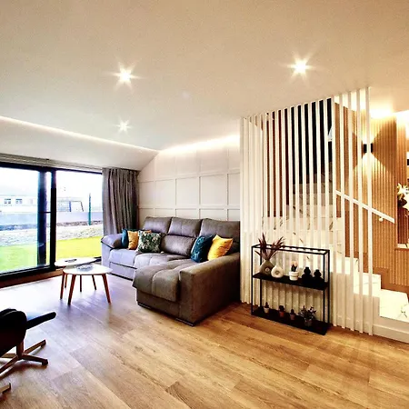 Lucus Skyline & Terrace By Collection *