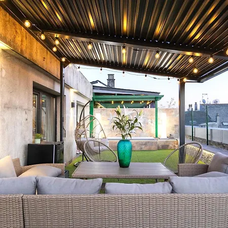 Lucus Skyline & Terrace By Collection * لوغو