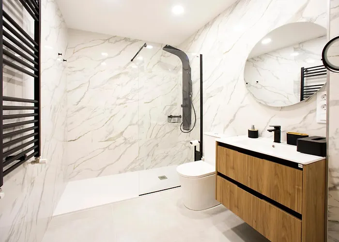 Lucus Skyline & Terrace By Collection Daire *