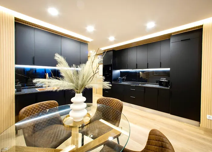 Lucus Skyline & Terrace By Collection Daire