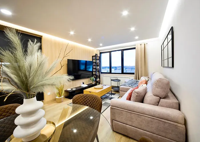 Lucus Skyline & Terrace By Collection Daire *