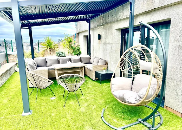 Lucus Skyline & Terrace By Collection Daire *