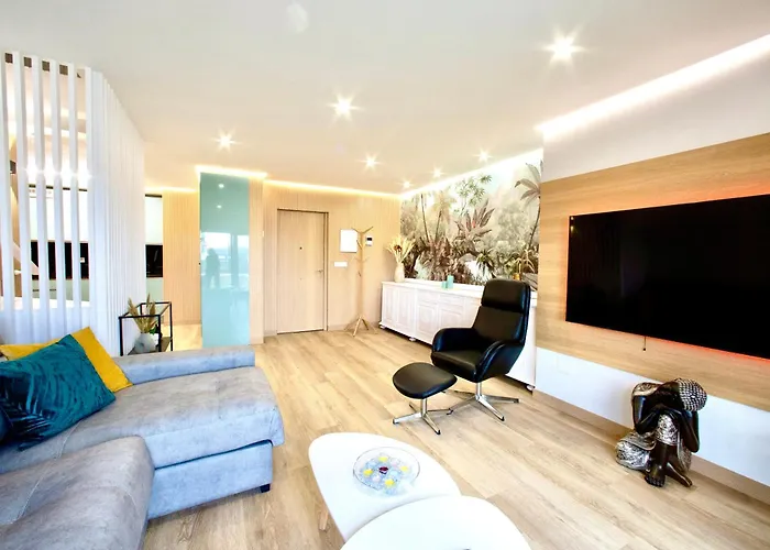 Lucus Skyline & Terrace By Collection