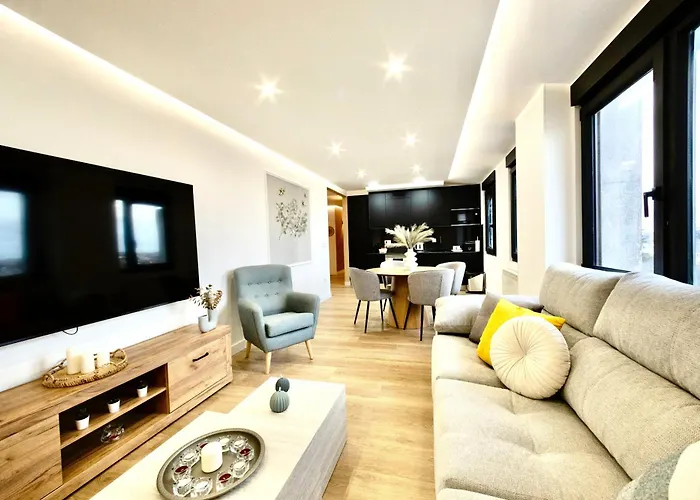 Lucus Skyline & Terrace By Collection Daire *